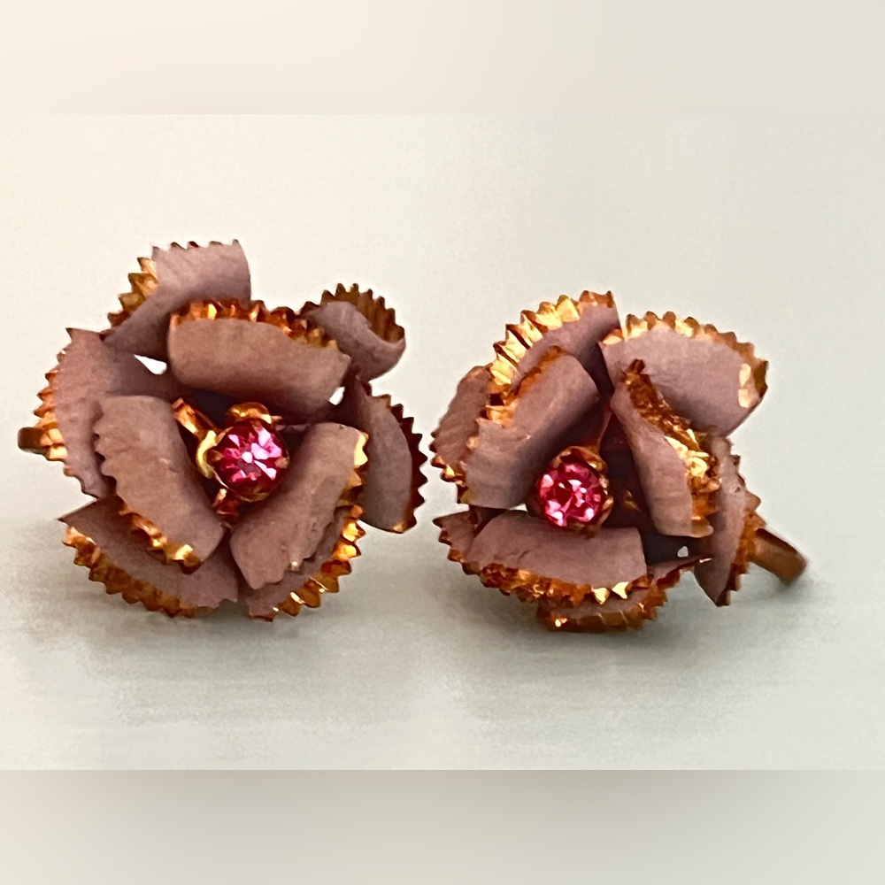 Austria Light Purple Pedals Gold-Tone Pink Rhinestone Floral Screw-Back Earrings